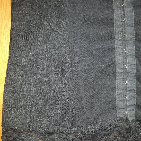 Laced tanked top Simons (2005) - Picture 2 of 8